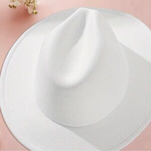 Stylish White Wide-Brim Hat